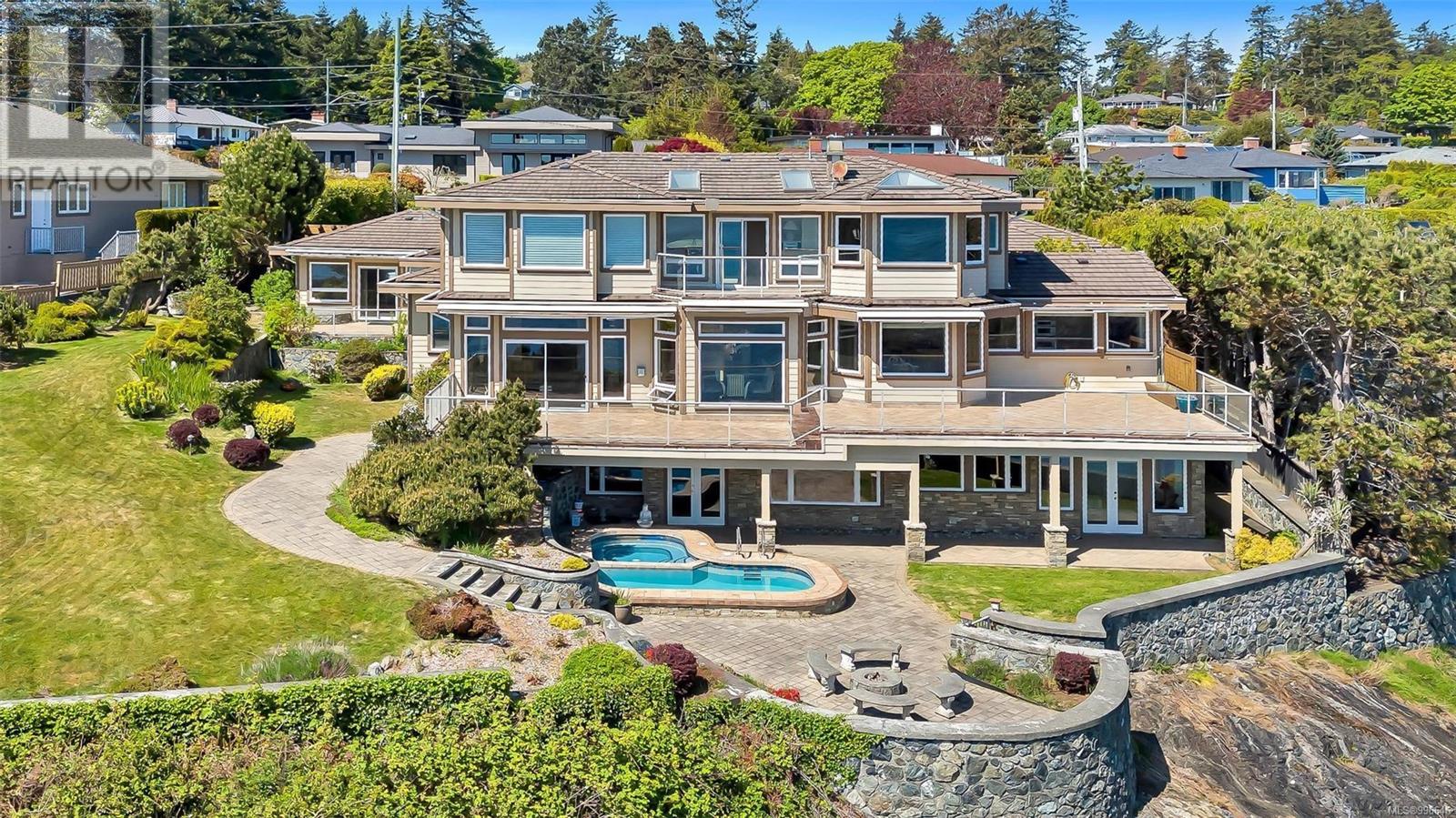  4461 Shore Way, Saanich