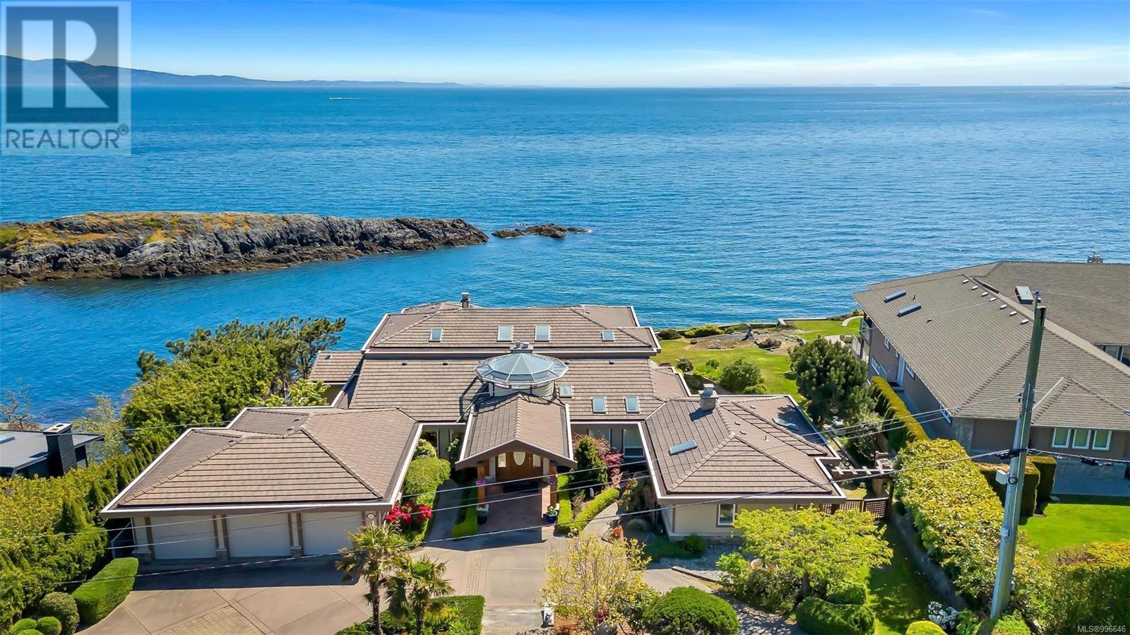  4461 Shore Way, Saanich