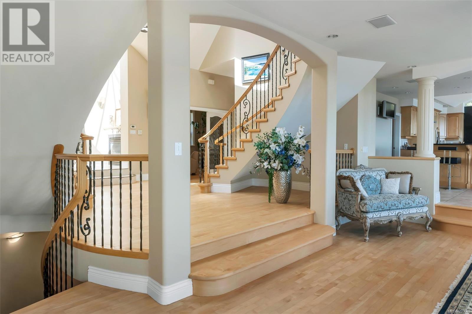  4461 Shore Way, Saanich