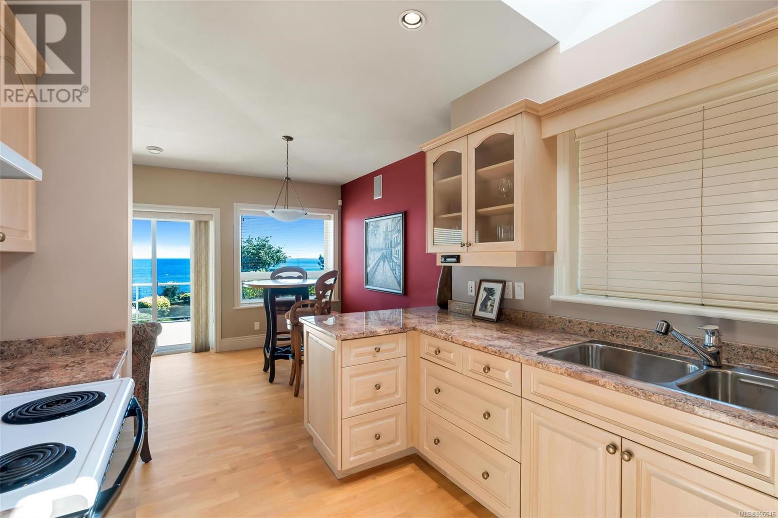  4461 Shore Way, Saanich