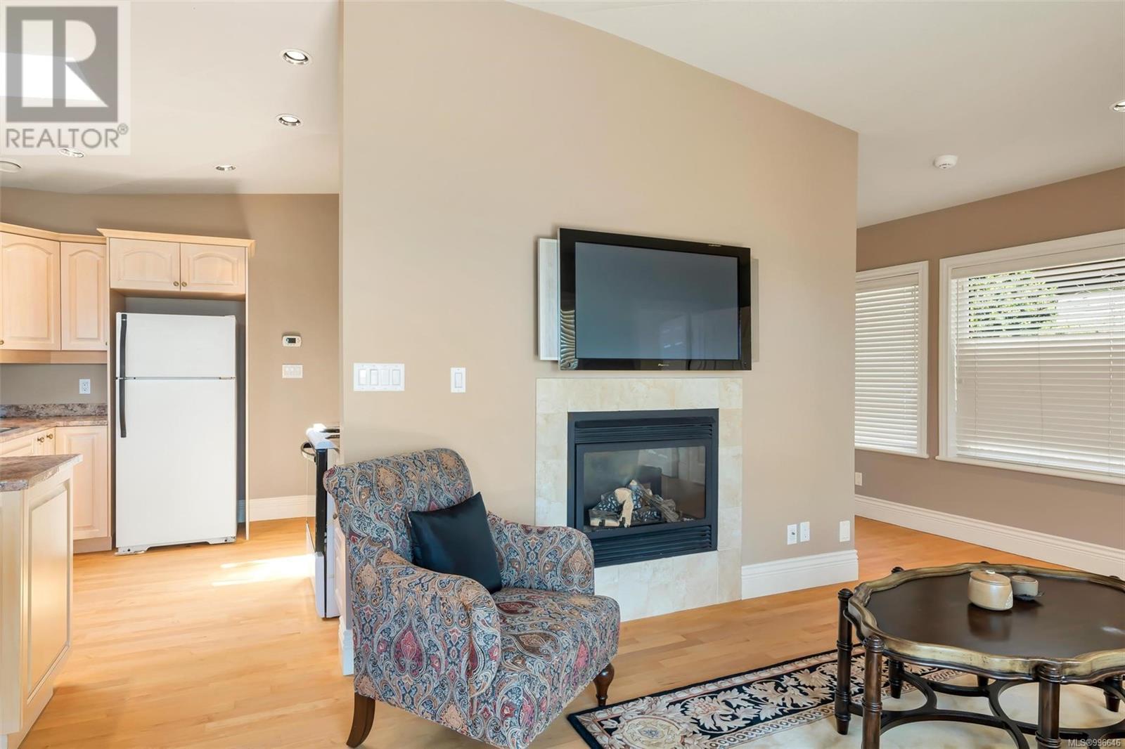  4461 Shore Way, Saanich