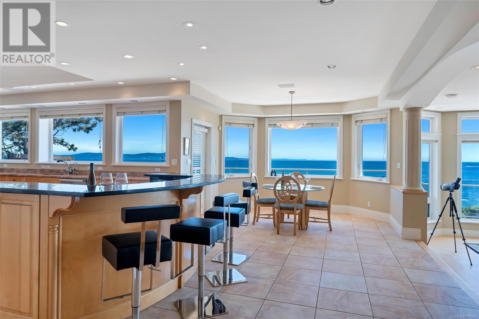  4461 Shore Way, Saanich