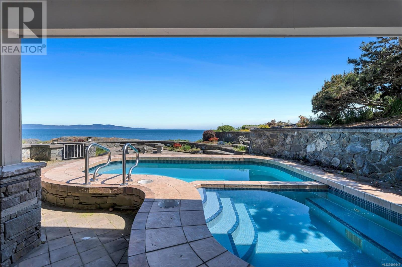  4461 Shore Way, Saanich