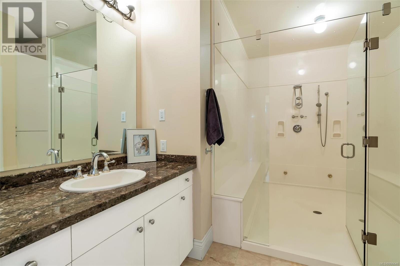  4461 Shore Way, Saanich