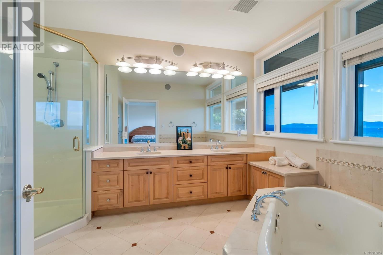  4461 Shore Way, Saanich
