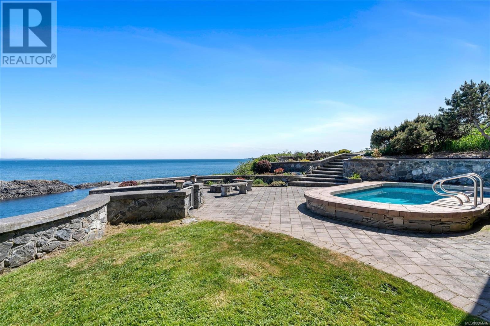  4461 Shore Way, Saanich