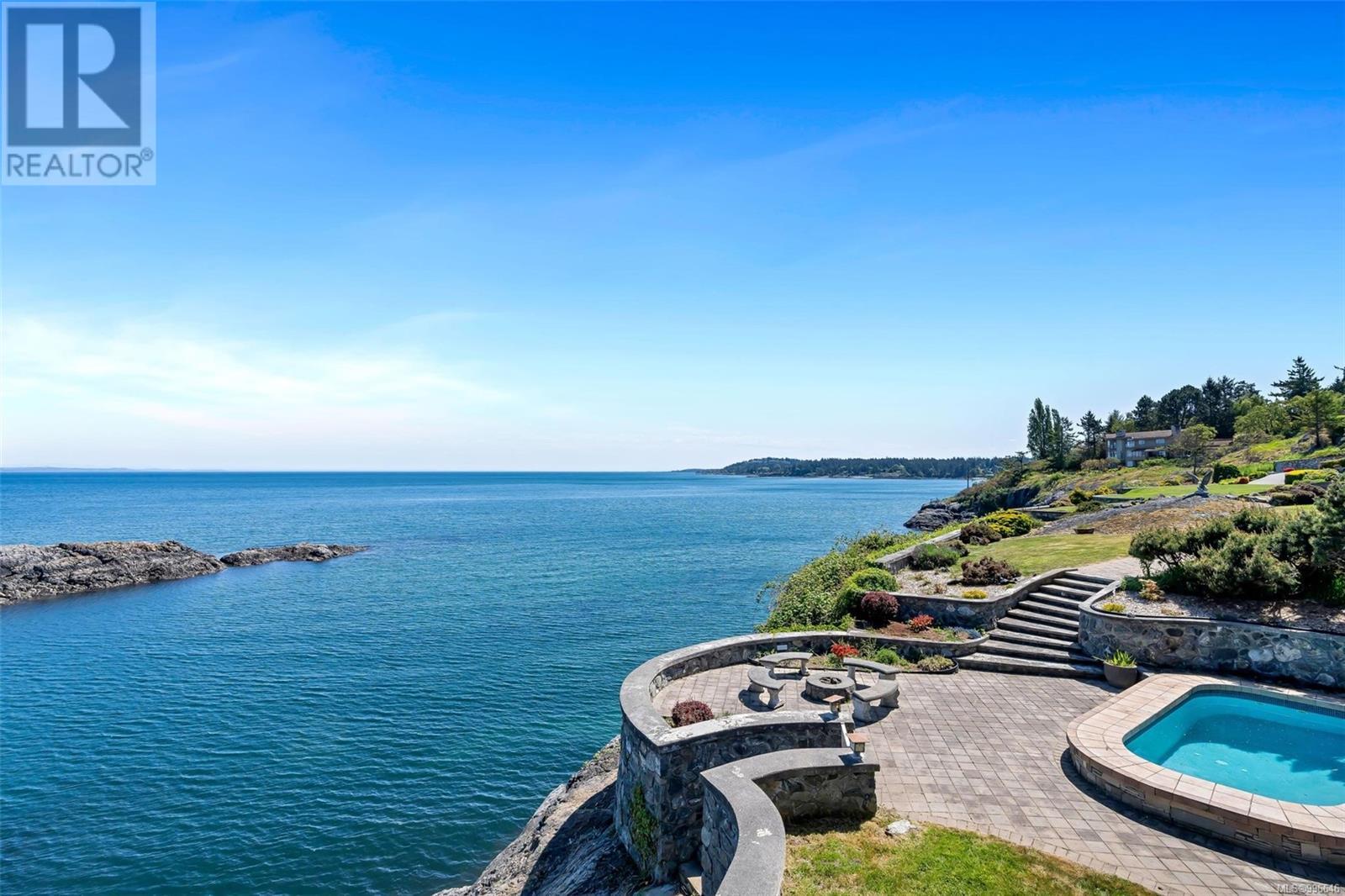  4461 Shore Way, Saanich