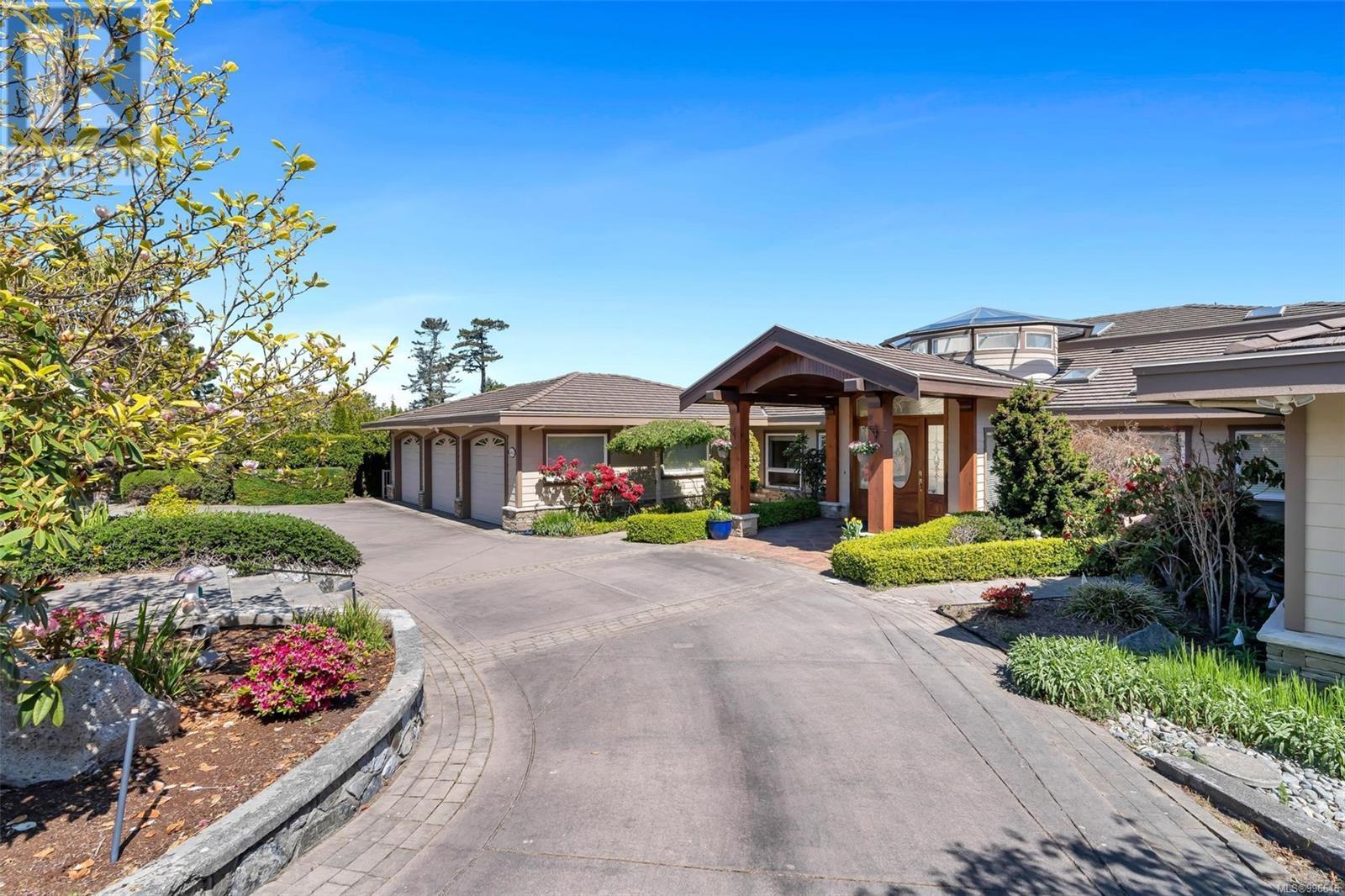  4461 Shore Way, Saanich
