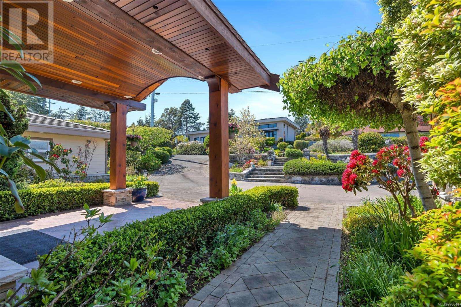  4461 Shore Way, Saanich