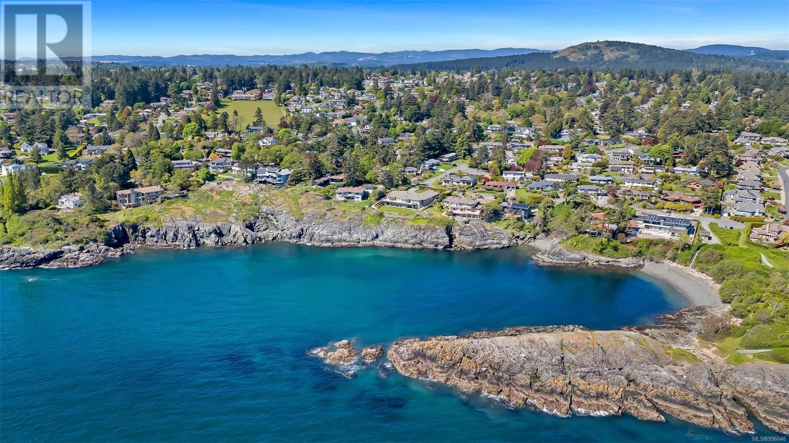  4461 Shore Way, Saanich