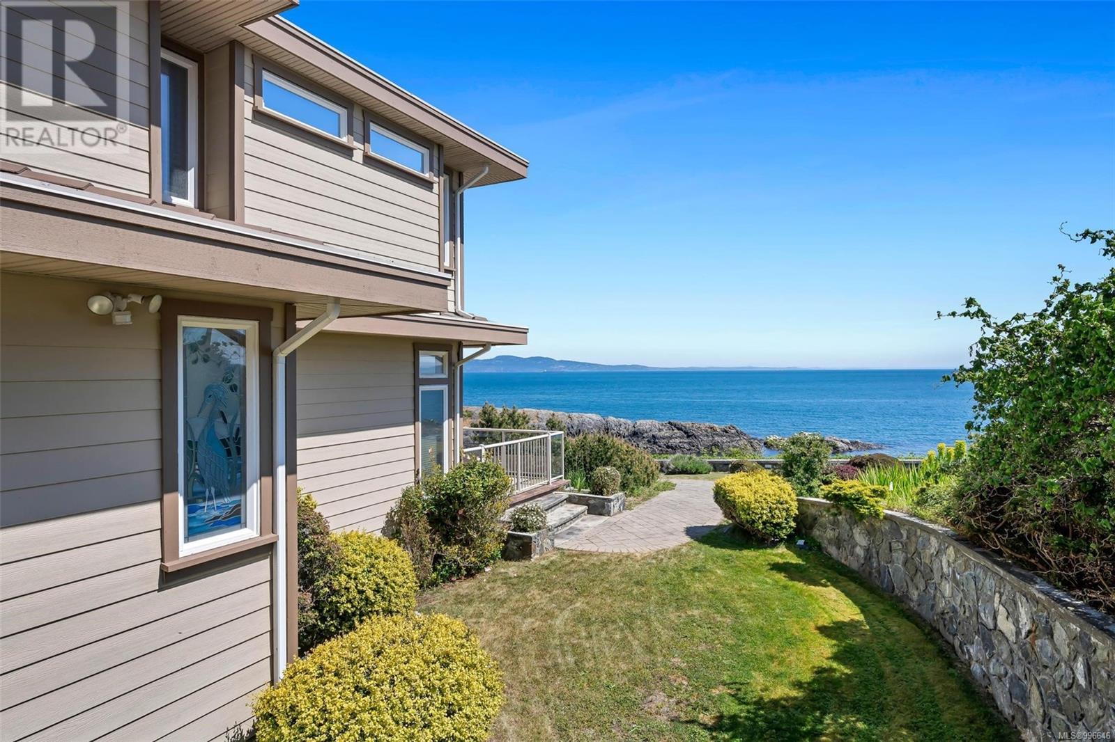  4461 Shore Way, Saanich