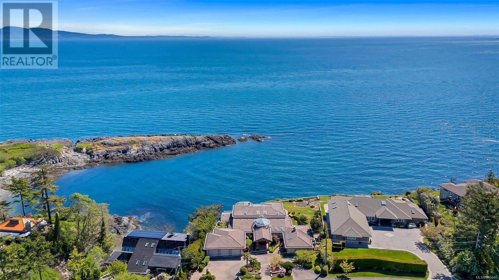  4461 Shore Way, Saanich