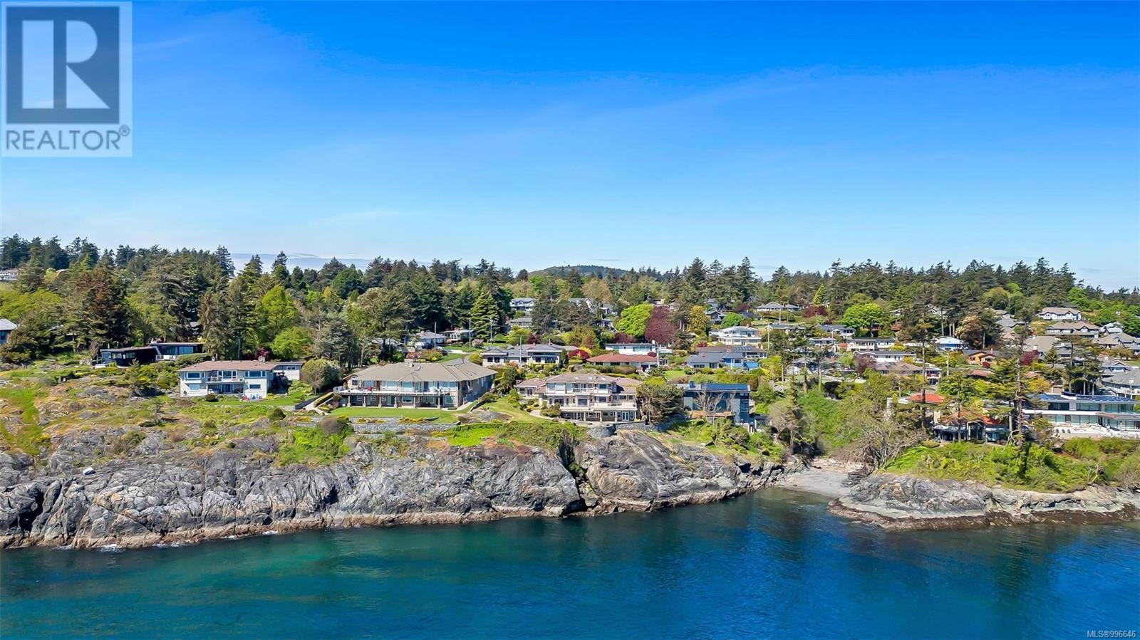  4461 Shore Way, Saanich