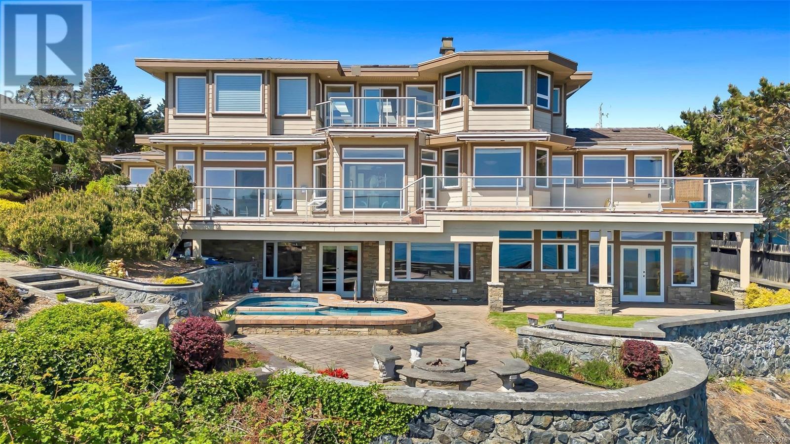  4461 Shore Way, Saanich