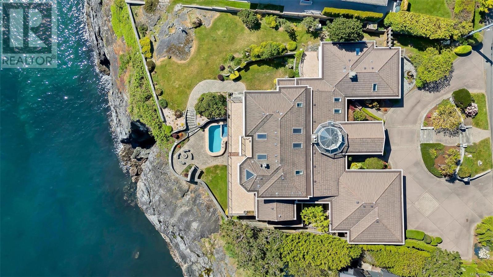  4461 Shore Way, Saanich