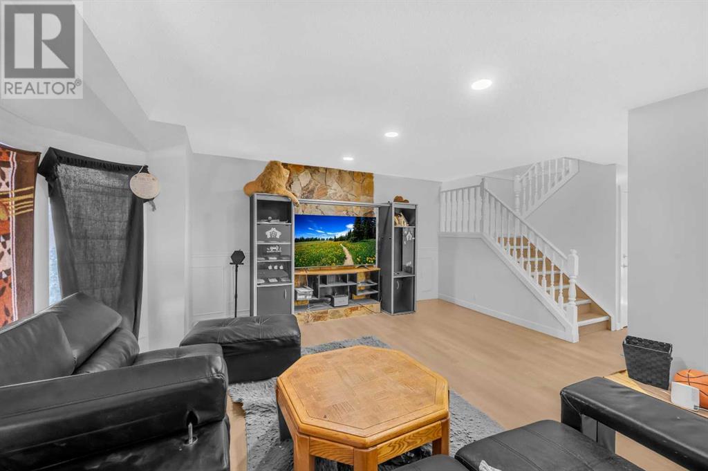 Single Family House for Sale in  Whitehaven Road NE Whitehorn Calgary 