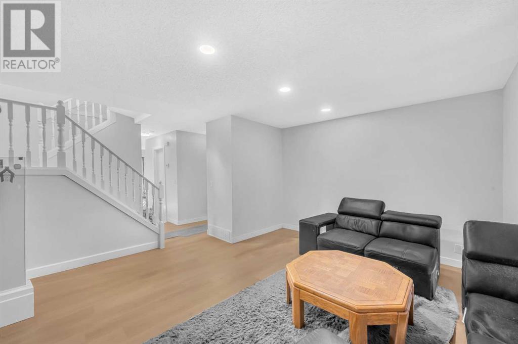 Single Family House for Sale in  Whitehaven Road NE Whitehorn Calgary 