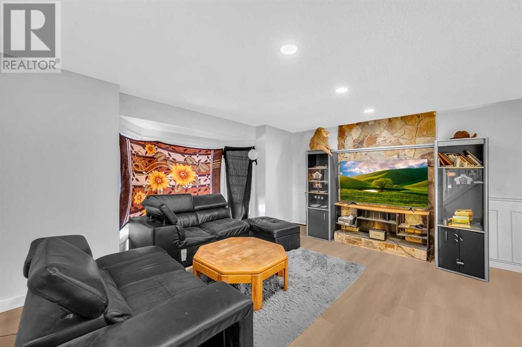 Single Family House for Sale in  Whitehaven Road NE Whitehorn Calgary 