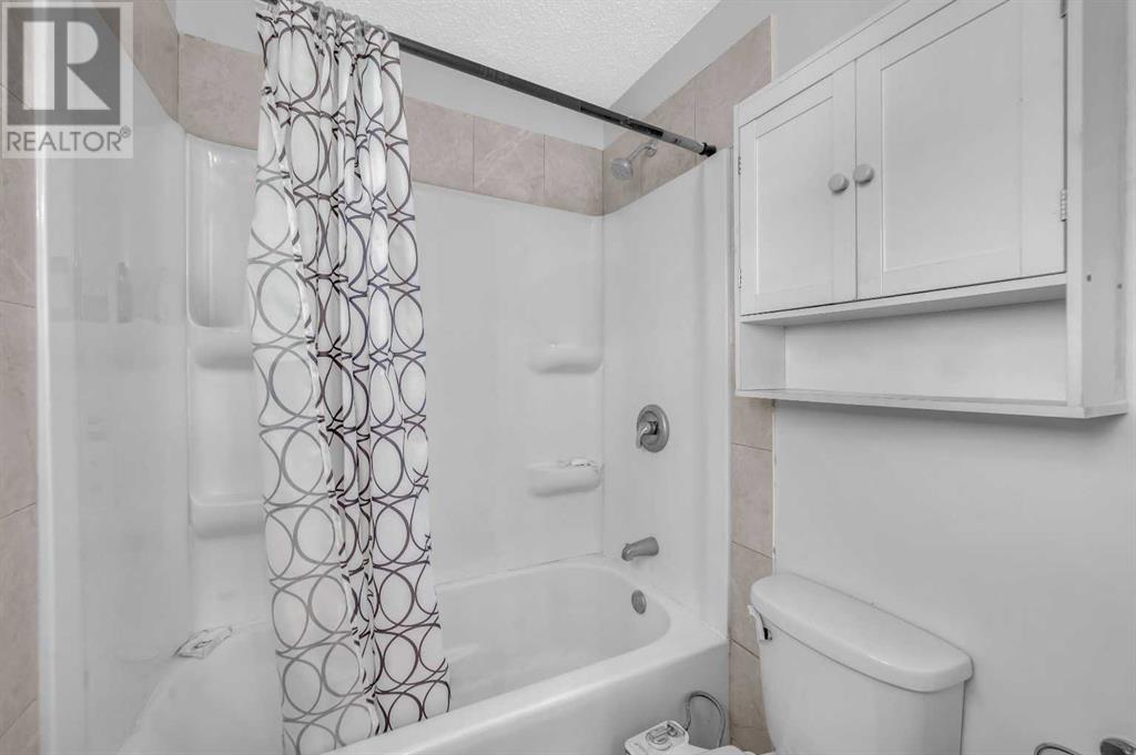 Single Family House for Sale in  Whitehaven Road NE Whitehorn Calgary 