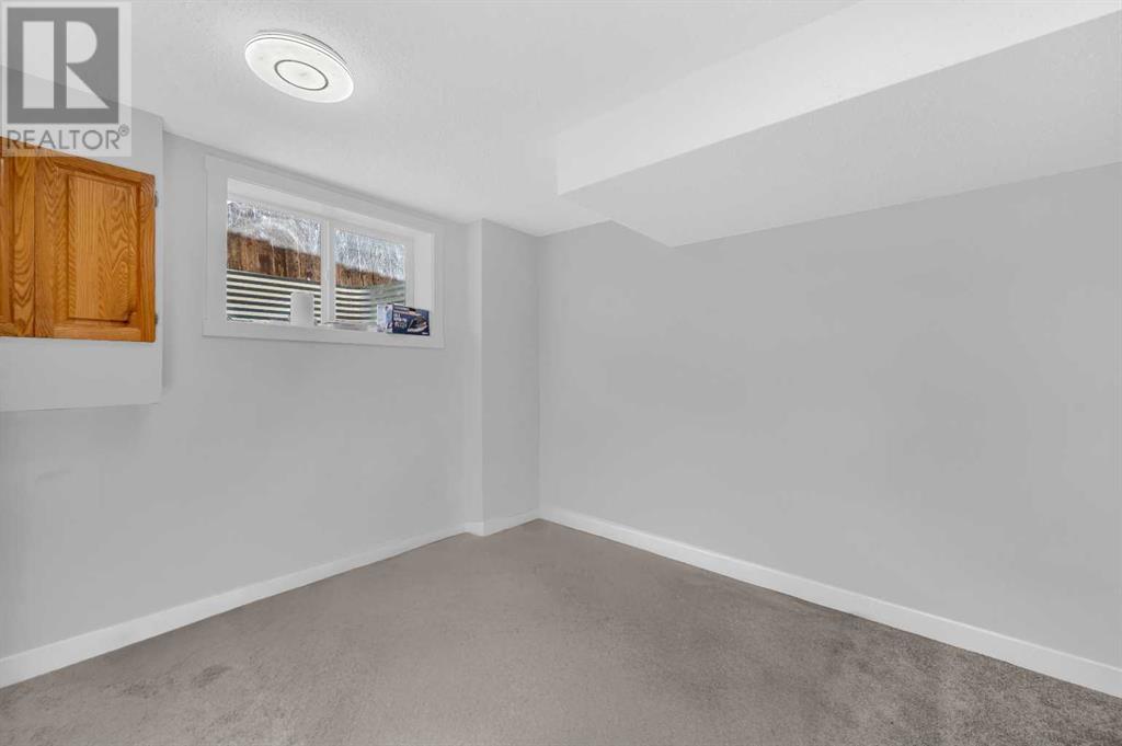 Single Family House for Sale in  Whitehaven Road NE Whitehorn Calgary 