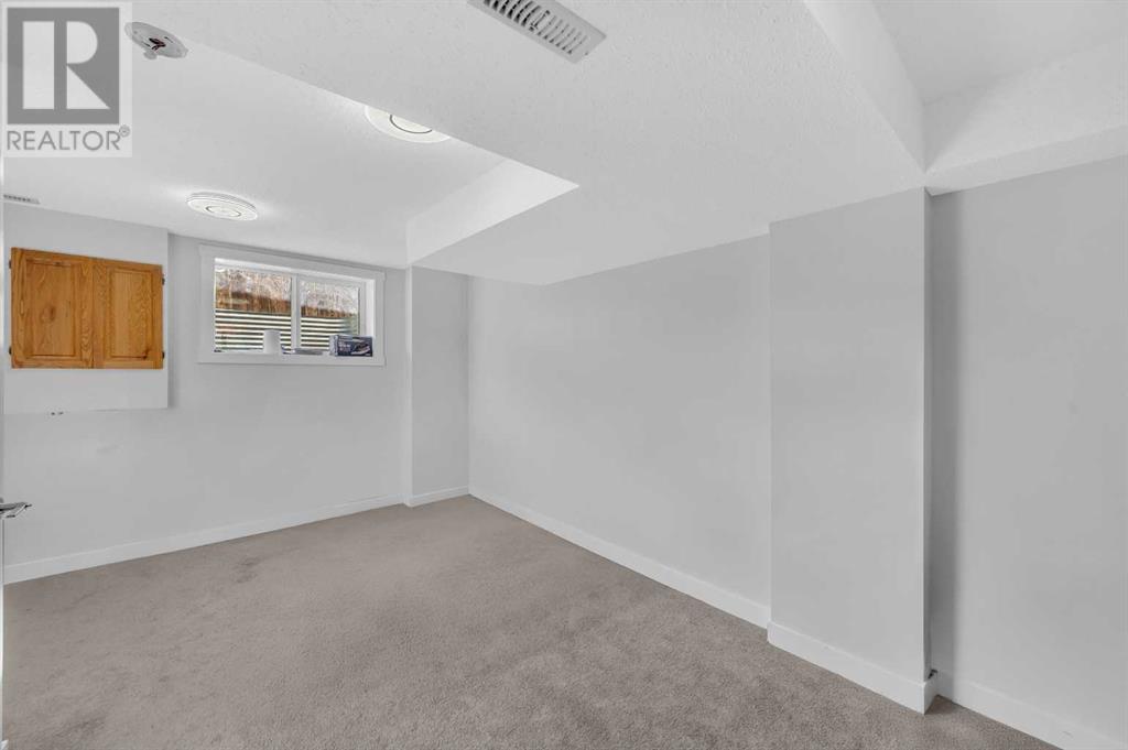Single Family House for Sale in  Whitehaven Road NE Whitehorn Calgary 