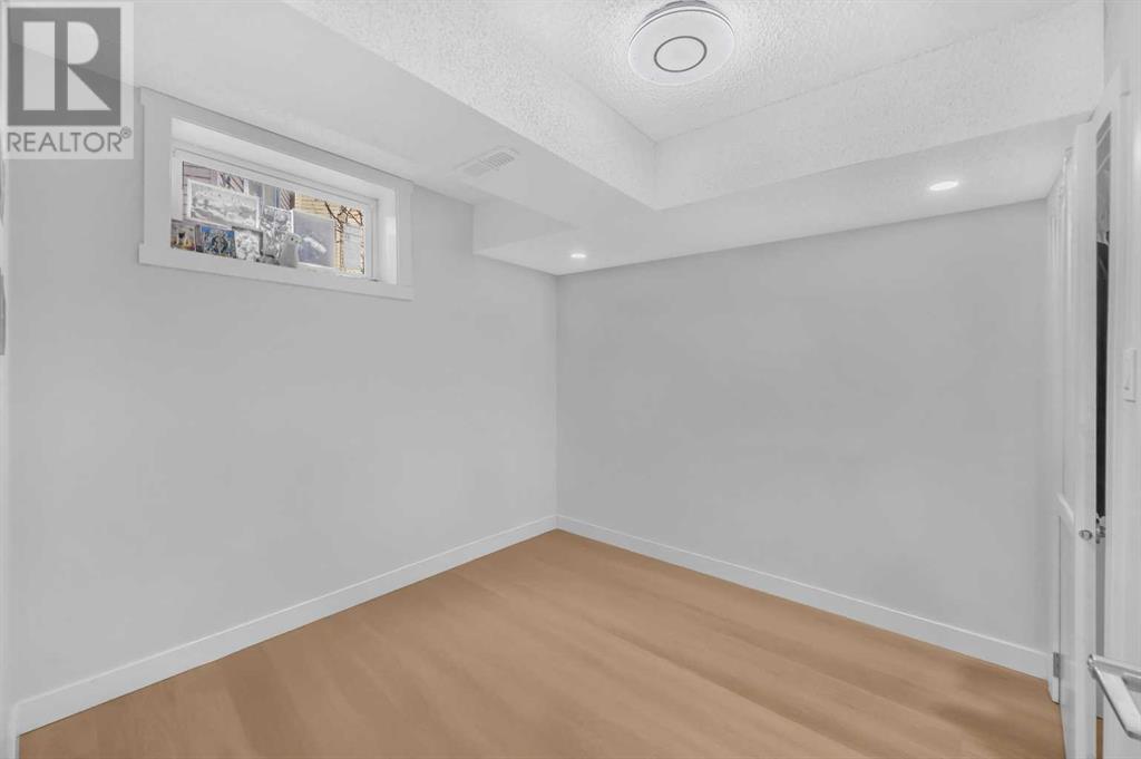 Single Family House for Sale in  Whitehaven Road NE Whitehorn Calgary 