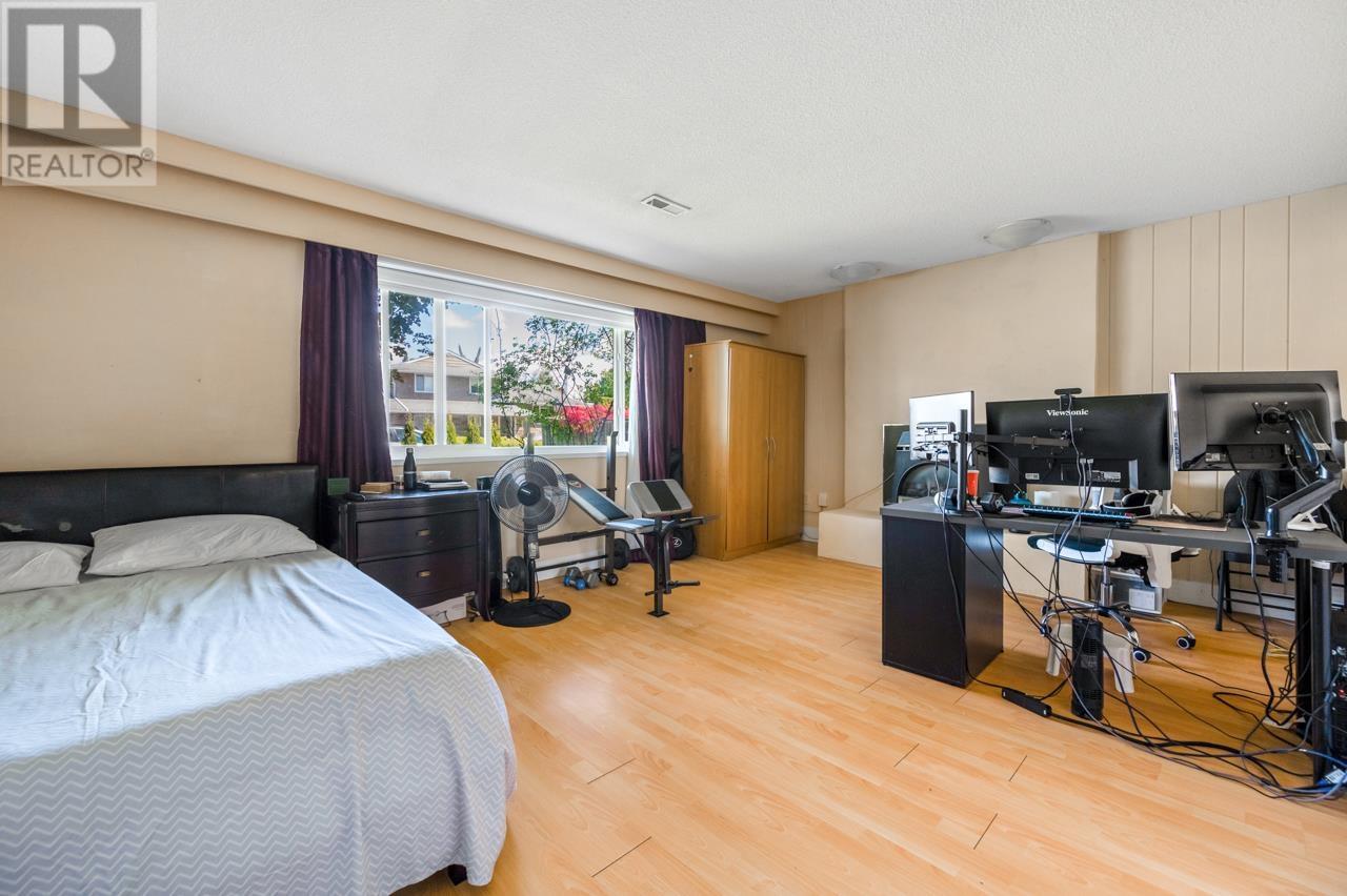 Photo 11 of 10320 Algonquin Drive, Richmond BC