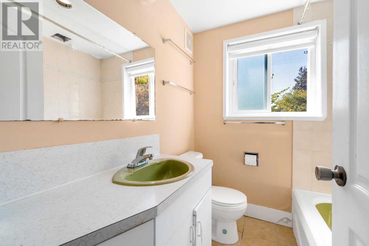 Photo 17 of 10320 Algonquin Drive, Richmond BC