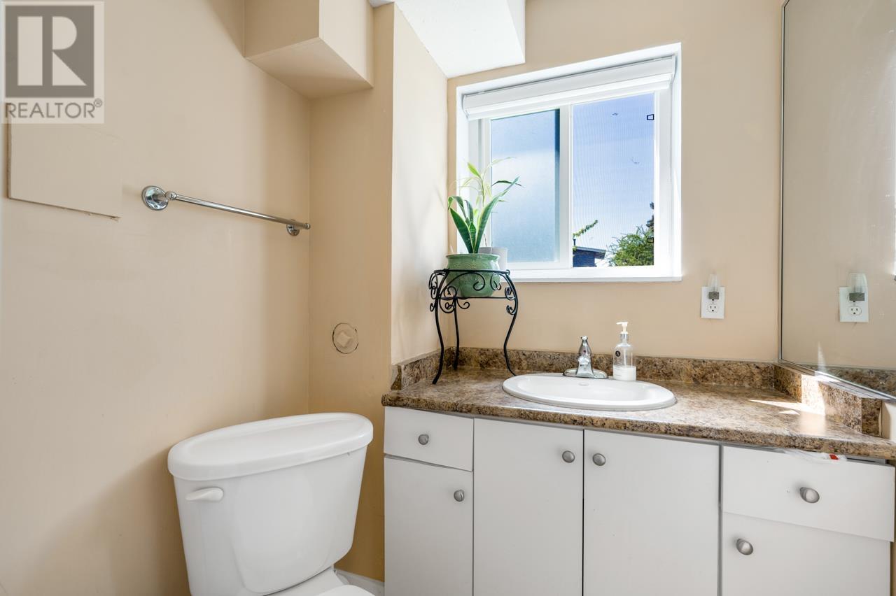Photo 7 of 10320 Algonquin Drive, Richmond BC