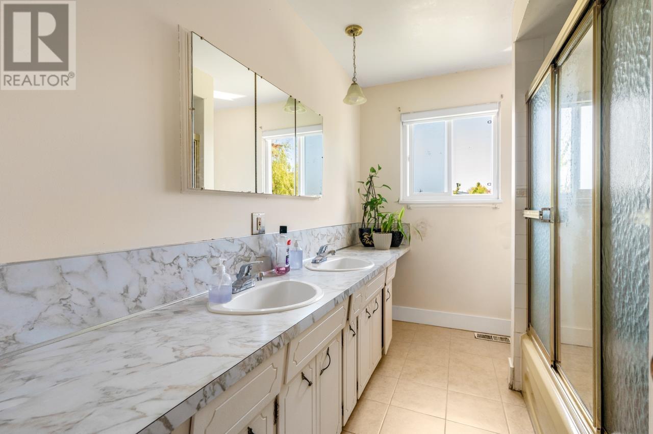 Photo 20 of 10320 Algonquin Drive, Richmond BC
