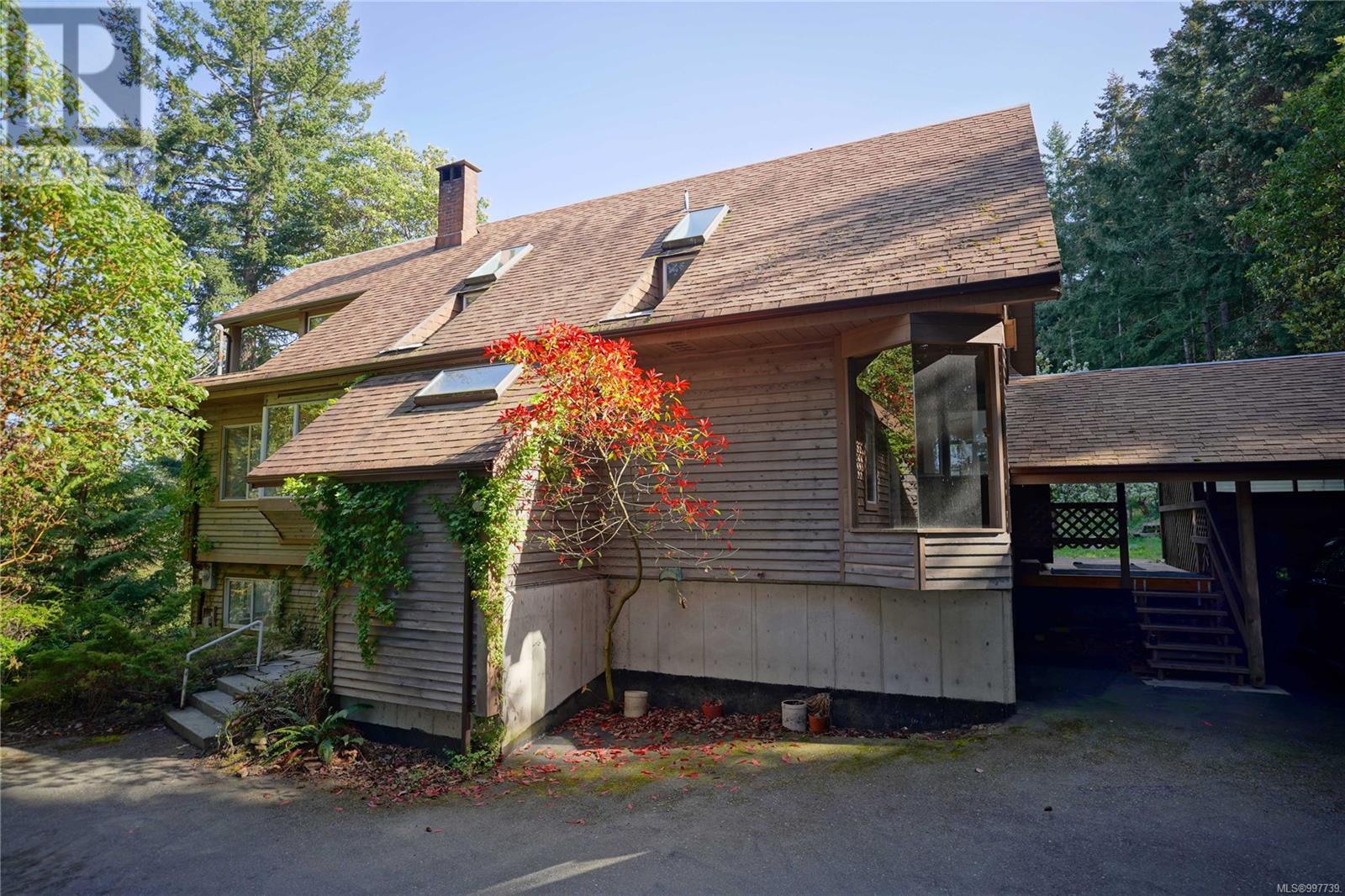  121 Carlin Avenue, Salt Spring