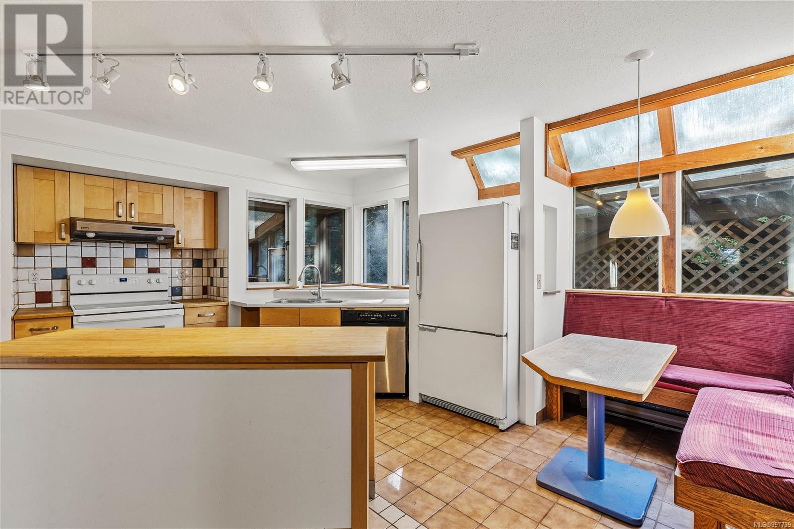  121 Carlin Avenue, Salt Spring