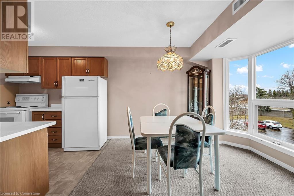 Photo 10 of 416 Limeridge Road E Unit 309, Hamilton ON