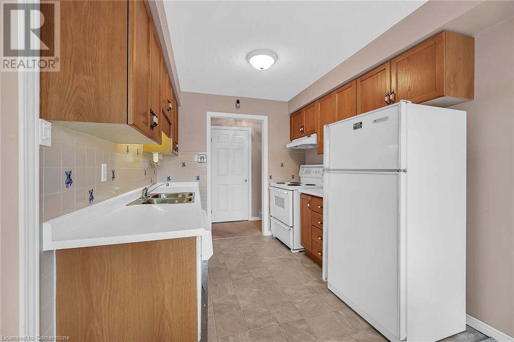 Photo 11 of 416 Limeridge Road E Unit 309, Hamilton ON
