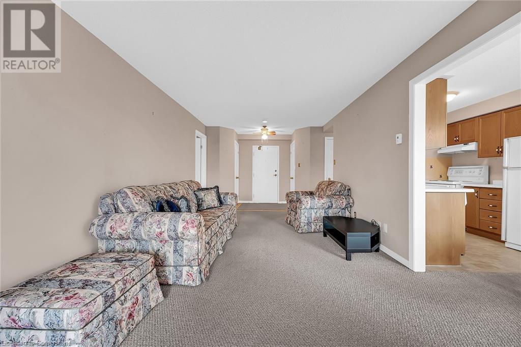 Photo 8 of 416 Limeridge Road E Unit 309, Hamilton ON