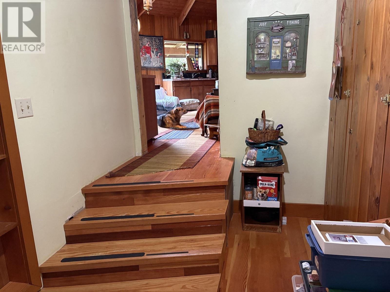 5768 SUTHERLAND ROAD, Halfmoon Bay