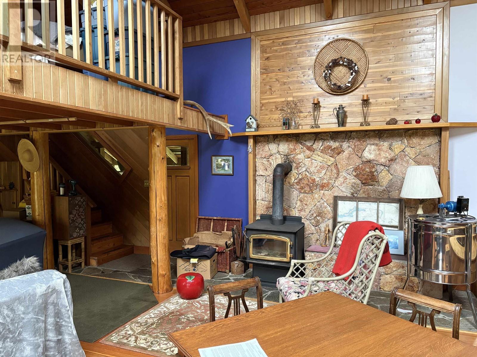 5768 SUTHERLAND ROAD, Halfmoon Bay