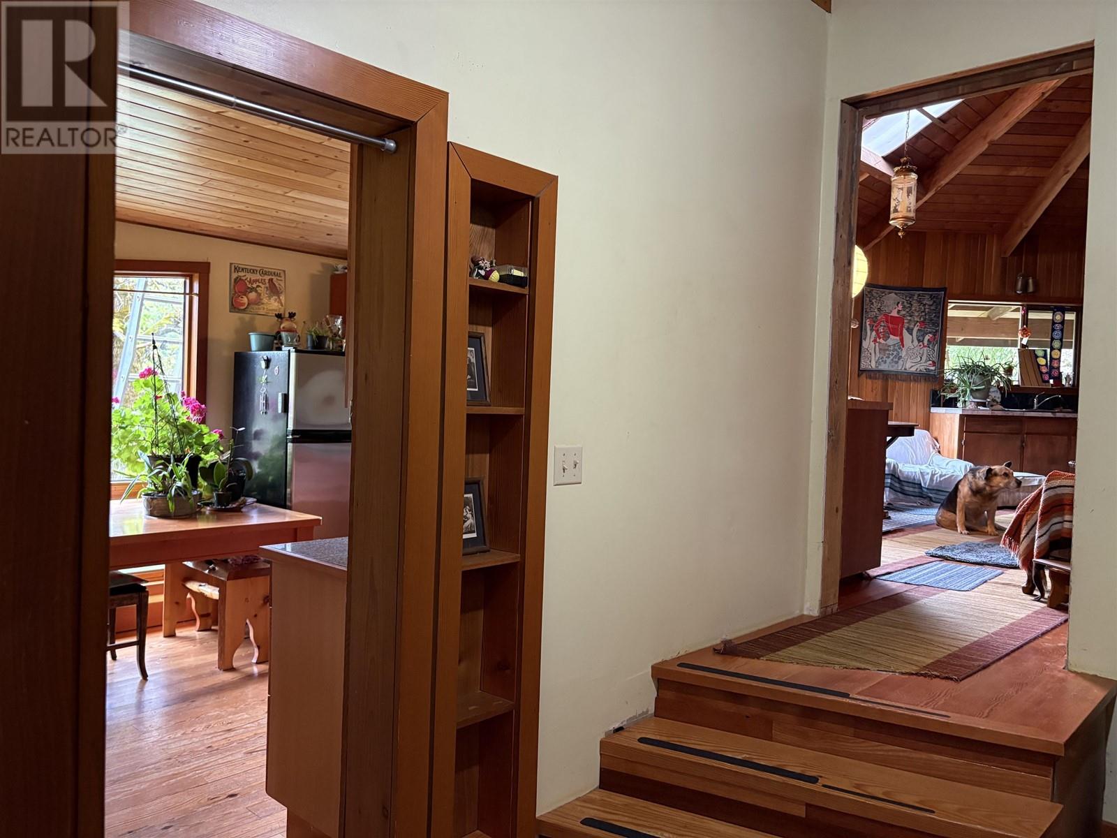 5768 SUTHERLAND ROAD, Halfmoon Bay