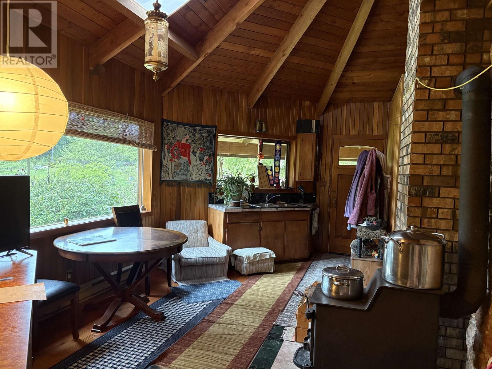 5768 SUTHERLAND ROAD, Halfmoon Bay