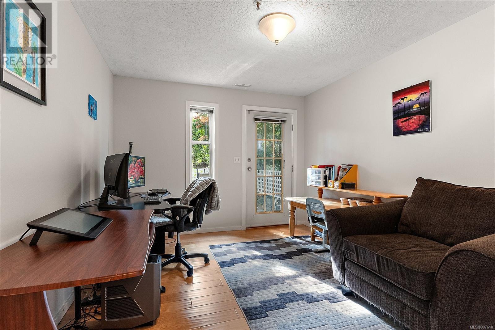 206 3160 Albina Street, Saanich