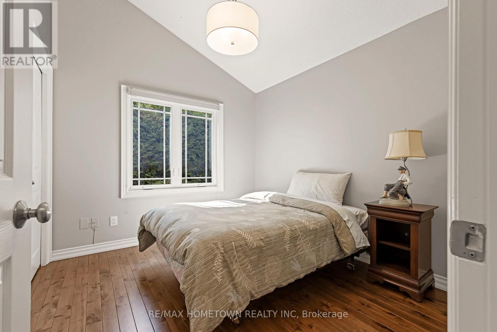 Photo 27 of 9 Bayview Road, Brockville ON