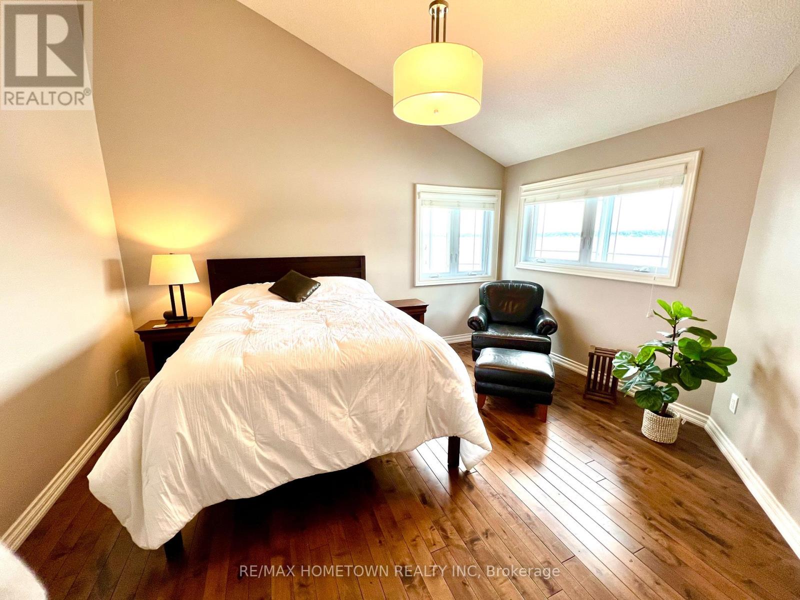Photo 32 of 9 Bayview Road, Brockville ON