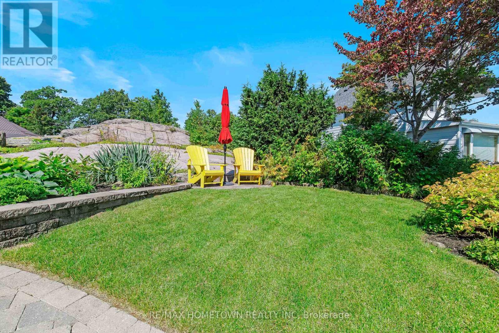 Photo 4 of 9 Bayview Road, Brockville ON