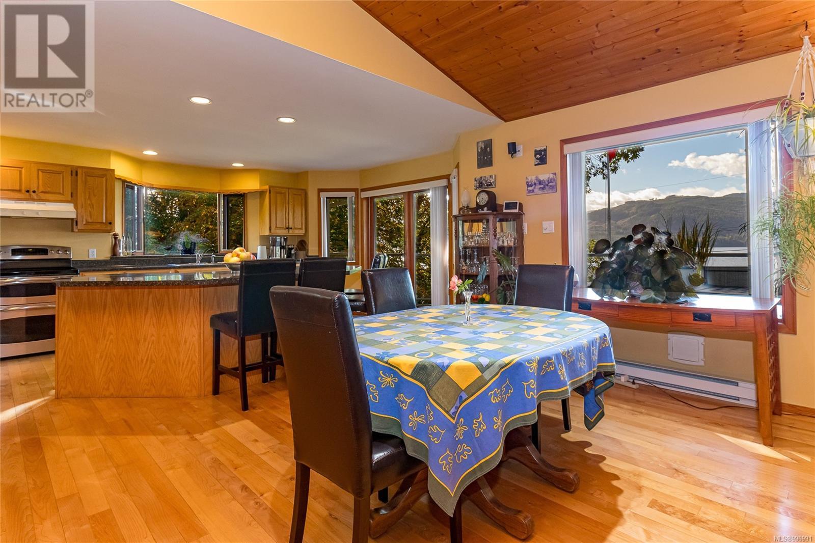 Photo 14 of 10662 Alder Cres, Youbou BC