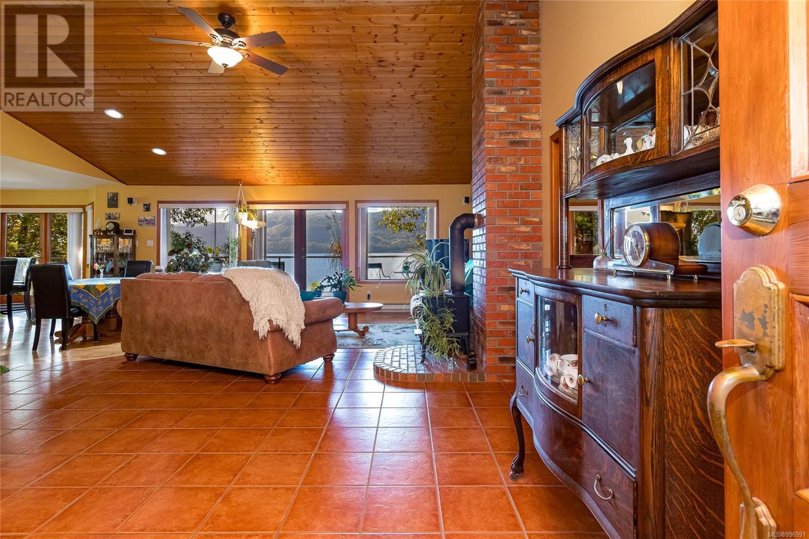 Photo 20 of 10662 Alder Cres, Youbou BC