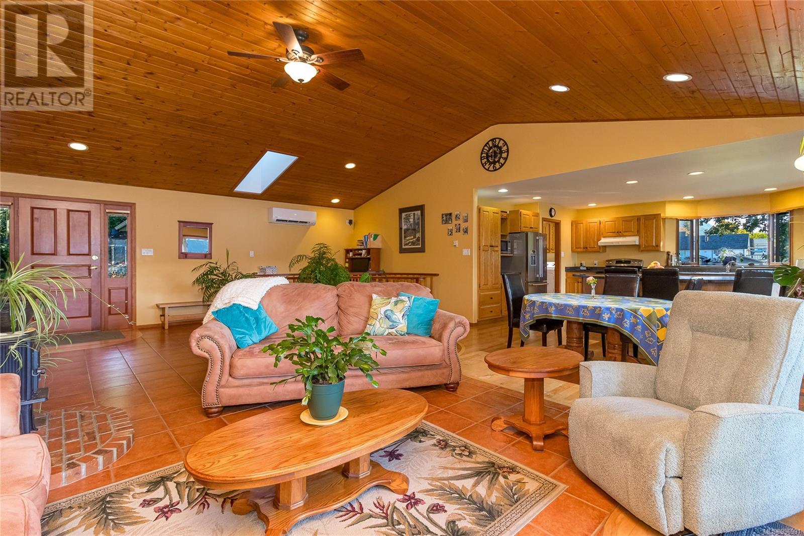 Photo 23 of 10662 Alder Cres, Youbou BC