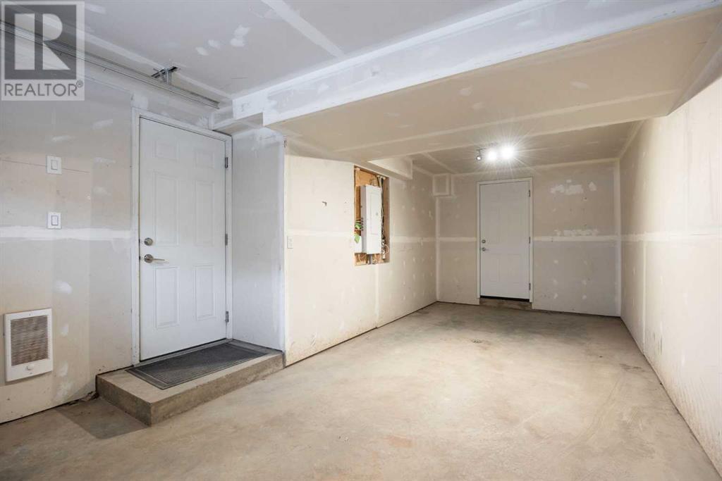 16, 120 Warren Way, Fort McMurray, Alberta