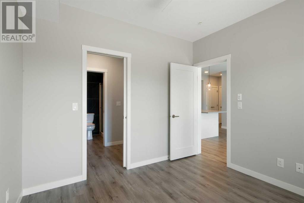 Single Family House for Sale in   Shawnee Square SW Shawnee Slopes Calgary 