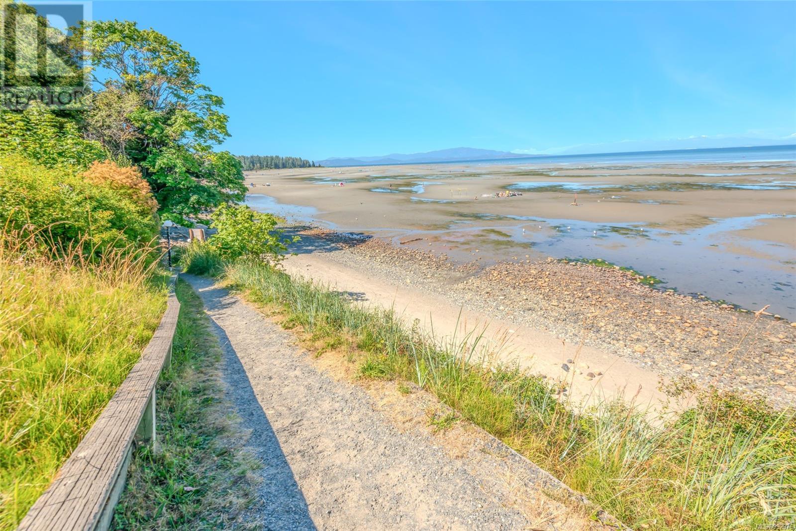 309 1165 Resort Dr, Parksville real estate listing 992976