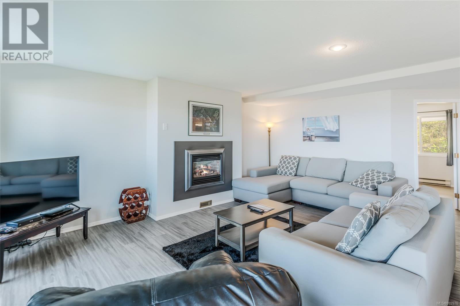 309 1165 Resort Dr, Parksville real estate listing 992976